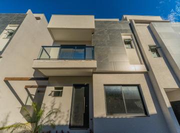 Casa · 144m² · 3 Quartos · 2 Vagas · Sobrado no Residencial Nilson Ribas, 03 Quartos, 02 Vagas, Terraço, Seminário, Curitiba