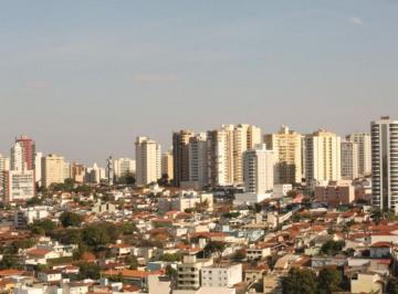 2aef58b9d37c9fdff4e14032e9919fa146c7abfe · Área no bairro Tubalina com 8.300 metros quadrados.