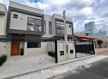 Casa · 87m² · 3 Quartos · 2 Vagas · Sobrado Geminado | São João - Itajaí