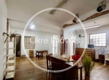 Casa · 600m² · 5 Quartos · 2 Vagas · Linda casa na Gávea à venda de 600m2 com 2 quartos e 2 vagas