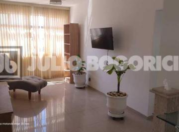 Apartamento · 68m² · 2 Quartos · 1 Vaga · Belissimo apartamento, andar alto, 2 quartos, reformado!