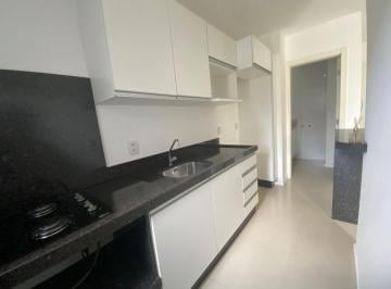 Apartamento · Apartamento com 2 dormitórios e cozinha planejada no bairro Água Verde