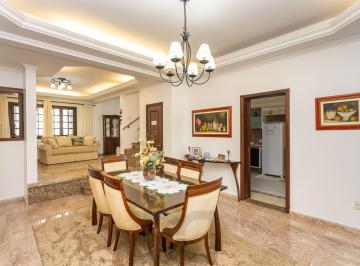Casa · 272m² · 4 Quartos · 4 Vagas · Belíssima casa com 272m² de área privativa, localizada no bairro Ipanema, a pouc