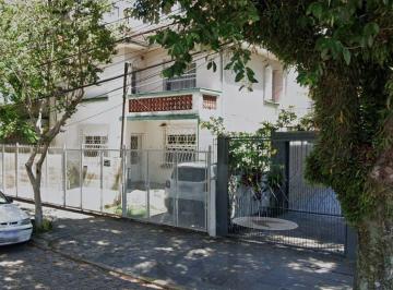 Casa · 220m² · 4 Quartos · 6 Vagas · Casa com 220m2 de área privativa, 4 dormitórios, 1 suíte e 6 vagas de garagem.