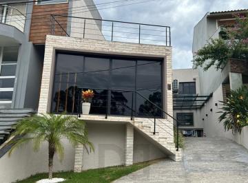 Casa · 276m² · 3 Quartos · 3 Vagas · Casa em condomíninio mobiliada, com 3 suítes.
