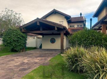 Casa · 217m² · 2 Quartos · 3 Vagas · Ótima Residência no Condomínio Terra Ville, com 2 suítes.