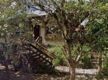 .jpg+2025-03-04 · Casa em Porto Alegre, no bairro Jardim Isabel, com 4 dormitório(s), e 4 banheiro