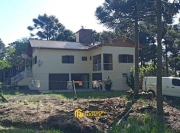 Casa · 6 Quartos · 2 Vagas · Terreno com 5 hectares e casa de 280m²
