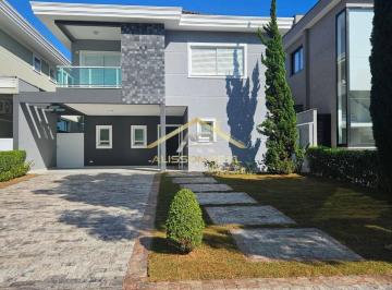 Casa · 317m² · 5 Quartos · 6 Vagas · Casa de Alto Padrão 317m²| 4 suítes e Piscina no Lorian Boulevard - Osasco.