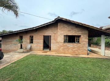 Imagem Principal · Casa com 3 dormitórios, 1 suíte, 3 salas sociais, amplo jardim, churrasqueira, com segurança e priva