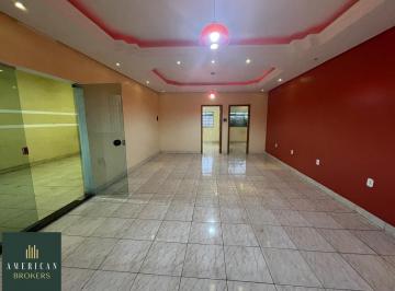 Casa · 280m² · 3 Quartos · 1 Vaga · Sobrado em Jardim Guanabara, Goiânia/GO de 280m² 3 quartos para locação R$ 2.000,00/mes