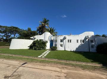 Casa · 360m² · 4 Quartos · 4 Vagas · Casa em Balneário Praia do Pernambuco, Guarujá/SP de 360m² 4 quartos à venda por R$ 800.000,00