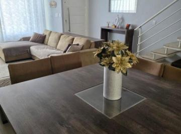 Casa · 120m² · 3 Quartos · 2 Vagas · Sobrado em Jardim Teresa, São Paulo/SP de 120m² 3 quartos à venda por R$ 733.500,00