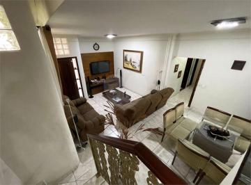 Casa · 268m² · 8 Quartos · 3 Vagas · Casa em Vila Inhamupe, Jundiaí/SP de 268m² 8 quartos à venda por R$ 800.000,00