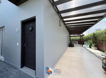 Casa · 126m² · 3 Quartos · 3 Vagas · Casa em São Judas Tadeu, Balneário Camboriú/SC de 126m² 3 quartos à venda por R$ 1.700.000,00