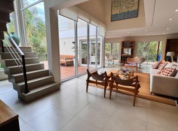 Casa · 402m² · 4 Quartos · 4 Vagas · Casa em Chácara Moinho Velho, Carapicuíba/SP de 402m² 4 quartos à venda por R$ 2.890.000,00