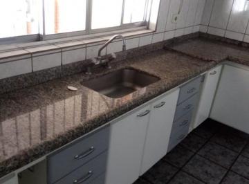 Casa · 212m² · 3 Quartos · 3 Vagas · Sobrado com 212m² com 3 dormitórios, 1 suíte, 3 vagas.