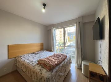 Dormitório · Studio mobiliado de 35m², de frente, com linda vista do Centro Histórico