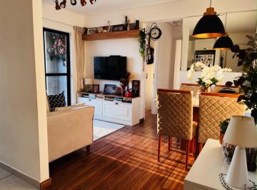 Apartamento en Venda de 2 quartos Novo Mundo · Apartamento à venda no Novo Mundo – 2 quartos, suíte, sol da tarde e vista livre