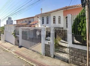 Casa · 156m² · 3 Quartos · 3 Vagas · Auxiliadora Predial aluga, casa com 156 m² de área construída, em um terreno de 512 m², localizada e