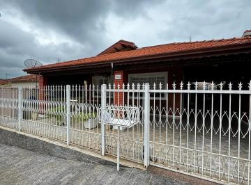 Casa · 200m² · 3 Quartos · 2 Vagas · Casa com Quintal Grande e 3 Quartos à Venda em São Pedro