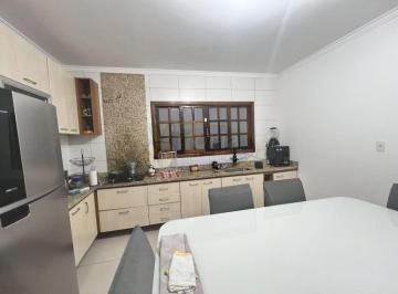 Casa · 126m² · 3 Quartos · 2 Vagas · SOBRADO