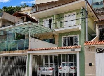 Casa · 160m² · 3 Quartos · 3 Vagas · Sobrado com aproximadamente 120m² de área construída em terreno de 5x30 metros, com boa distribuição