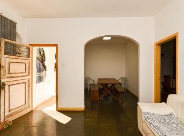 Casa · 213m² · 5 Quartos · 2 Vagas · Casa à Venda - Barro Preto, 5 Quartos, 213 m2