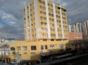 Apartamento 2 quartos, excelente localização · Apartamento com 2 quartos no Centro de Alcantara