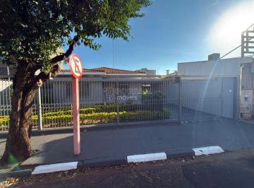 Casa · 225m² · 3 Quartos · Casa Padrão em Araraquara