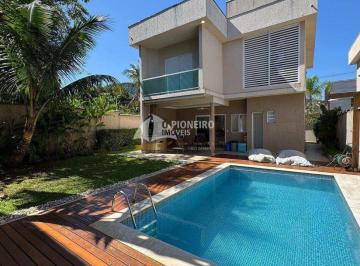 Casa · 136m² · 3 Quartos · 3 Vagas · Casa de Condomínio com 3 suítes a 800m da praia de Juquehy