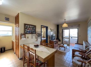Apartamento · 52m² · 1 Quarto · 1 Vaga · Apartamento 1 dormitório e meio com Box e Piscina em Capão Novo