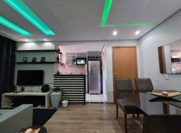 Apartamento de 2 quartos, Valparaíso de Goiás · APARTAMENTO REFORMADO, COM SUÍTE, NO PARQUE CLUBE 2