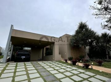 Foto 01 · Casa de alto padrão em condomínio: 3 quartos, 3 suítes, 3 salas, 3 banheiros, 6 vagas, 450m² em Arac