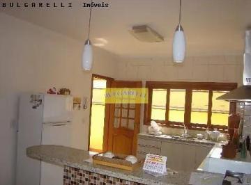 Casa · 210m² · 3 Quartos · 3 Vagas · Casa para venda em Centro de 210.00m² com 3 Quartos, 3 Suites e 3 Garagens