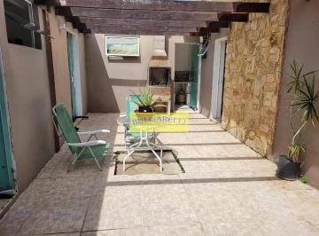 Casa · 150m² · 1 Quarto · 2 Vagas · Casa para venda em Jardim Cica de 150.00m² com 1 Quarto e 2 Garagens