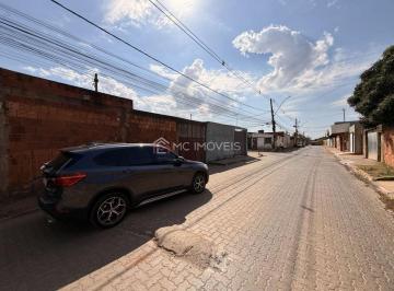 Casa · 300m² · 2 Quartos · 8 Vagas · Sol Nascente trecho 3