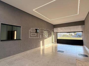 Casa · 150m² · 3 Quartos · 3 Vagas · Casa com 3 quartos, sendo 1 suíte na Quadra 103, Conjunto 7B do Recanto das Emas