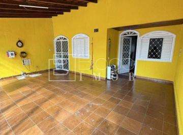 Casa · 105m² · 3 Quartos · 2 Vagas · Casa com 3 quartos na QR 412 de Samambaia