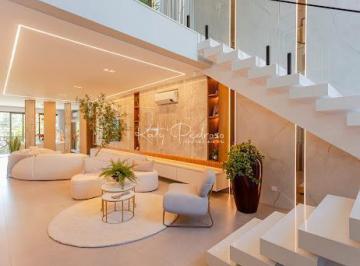1 · Casa de alto padrão em estilo neoclássico à venda em condomínio no Santa Felicidade.
