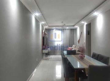 Apartamento · 80m² · 2 Quartos · 1 Vaga · Apartamento amplo com 2 dormitórios sendo 1 suíte, no Centro de São Vicente.