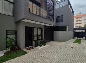 Casa · 3 Quartos · 1 Vaga · Casa à Venda na Rua São Mateus 579, Portão, Curitiba - 3 Suítes e Rua Tranquila!