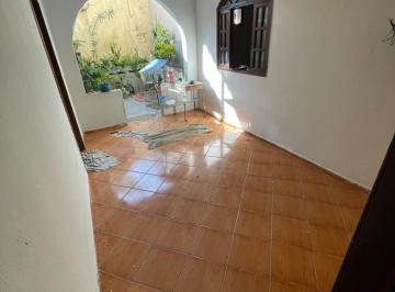 Casa de 3 quartos, Niterói · Casa de 3 quartos - 1 suíte - e varanda no Badu | Niterói - RJ