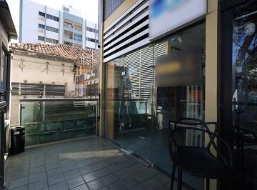 Comercial · 80m² · 1 Vaga · Loja com 80m quadrados, 2 salas, 2 banheiros copa/cozinha, Empresarial com manobrista.