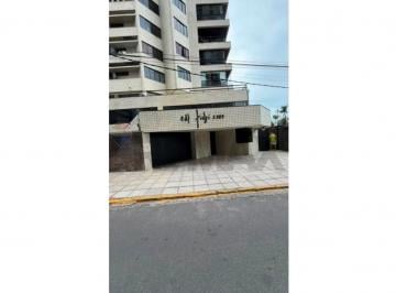 Apartamento · 220m² · 4 Quartos · 🌊 BEIRA-MAR EM CANDEIAS: 220m² DE LUXO, 4 QUARTOS, JACUZZI E VISTA ESPETACULAR!