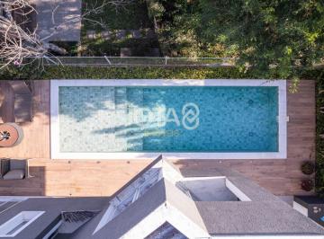 Casa · 440m² · 4 Quartos · 3 Vagas · CASA MOBILIADA EM CONDOMÍNIO EXCLUSIVO - 4 DORMITÓRIOS E PISCINA