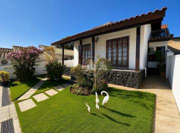 Casa · 392m² · 4 Quartos · 2 Vagas · Casa 4 Quartos com Piscina - Capoeiras