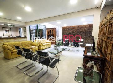 Casa · 335m² · 4 Vagas · Excelente casa para uso comercial