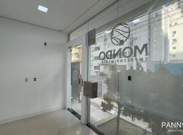 Comercial · 106m² · 4 Quartos · 4 Vagas · Sala Comercial Térrea para Locação Anual no Centro de Balneário Camboriú - SC