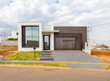 Casa · 137m² · 3 Quartos · 2 Vagas · Casa à venda no Jardins Parma com 3 suítes, piscina & churrasqueira.